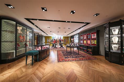 gucci london bond|gucci london sloane flagship.